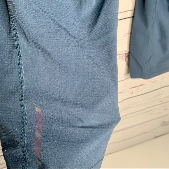 Under Armour | Crop Blue Gray Leggings - Picture 6 of 8